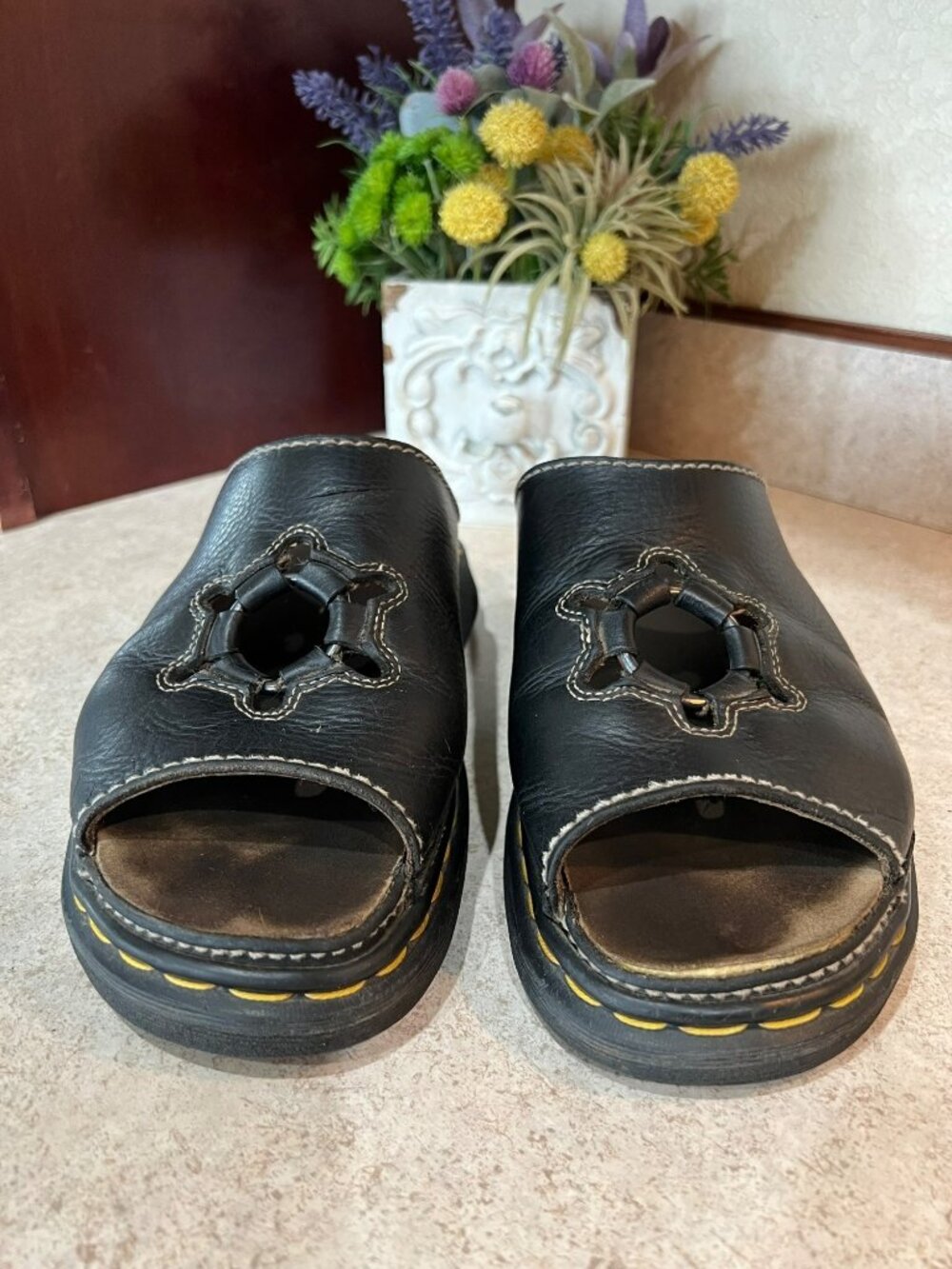 Dr. Martens Black Leather Slide Sandals With Cutout Star Detail Size 41 EU Comfo